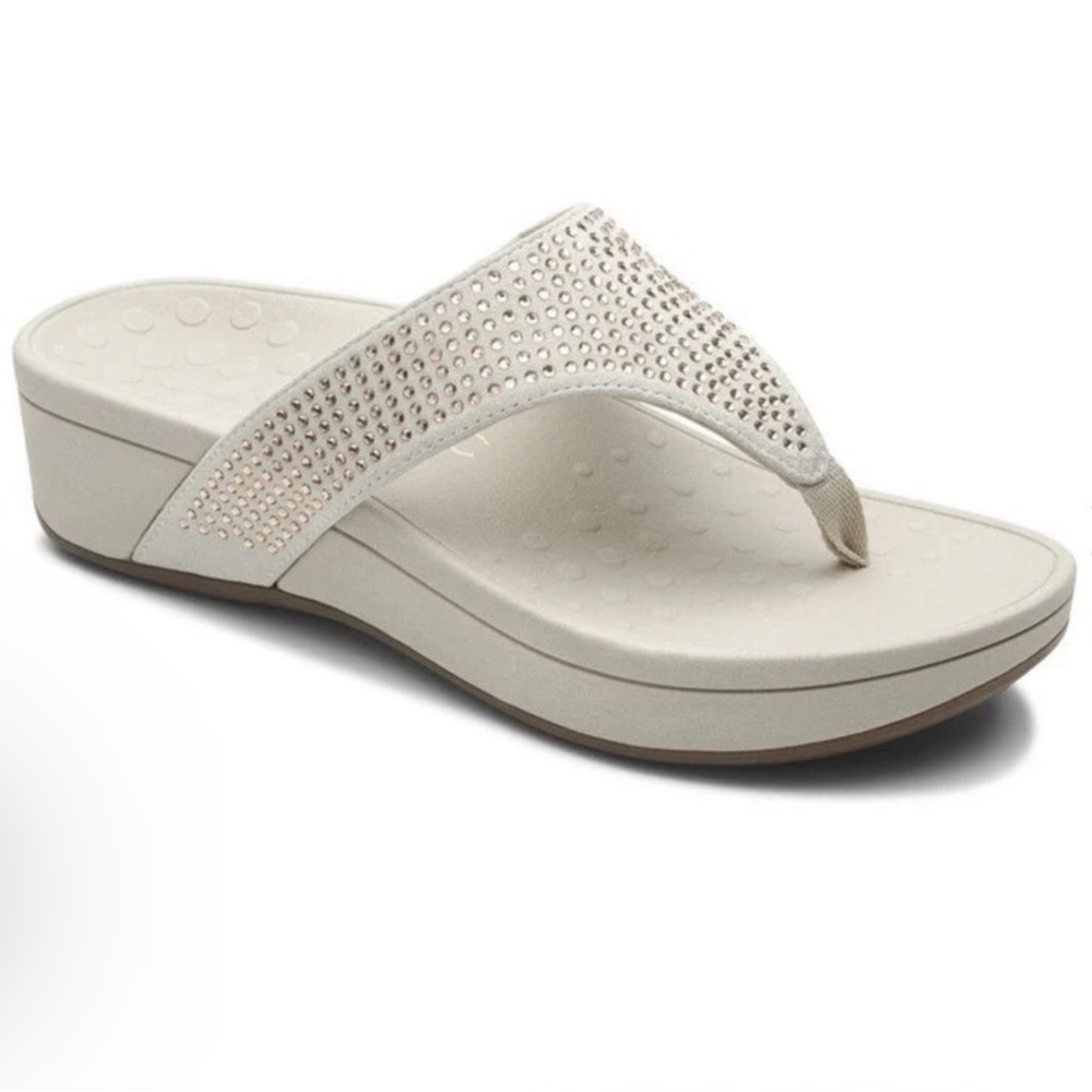 Vionic Capitola Sandals Women's Silver Gray Leather Studded Thong Slides…